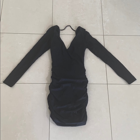 Tiger Mist Dresses & Skirts - Tiger Mist Black Long-Sleeved Dress